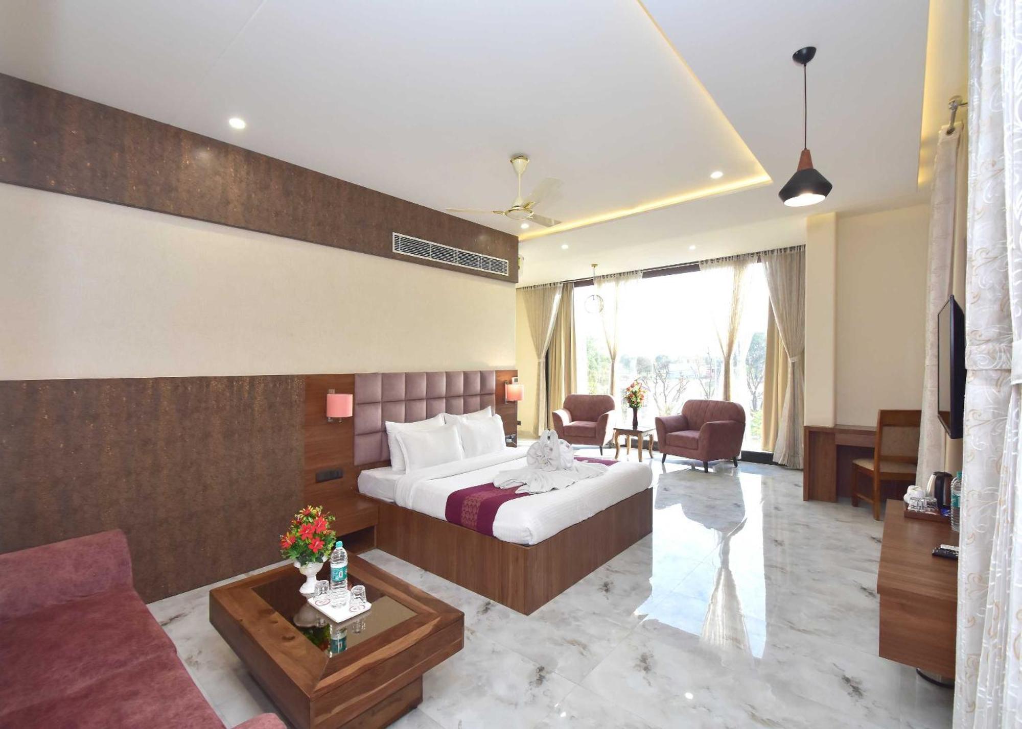Hotel Shyamleela Khātu Kültér fotó