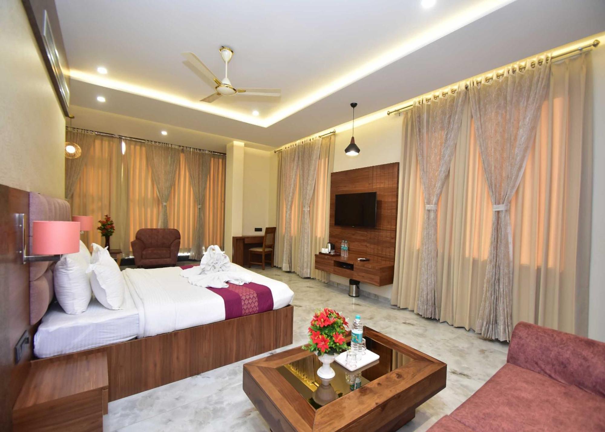 Hotel Shyamleela Khātu Kültér fotó