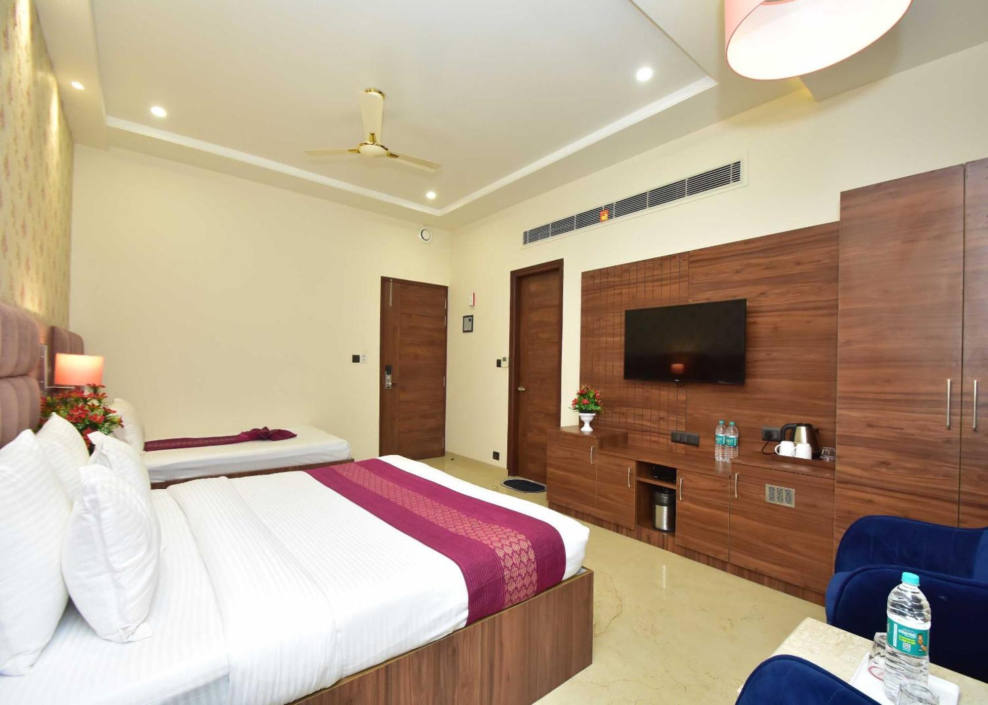 Hotel Shyamleela Khātu Kültér fotó