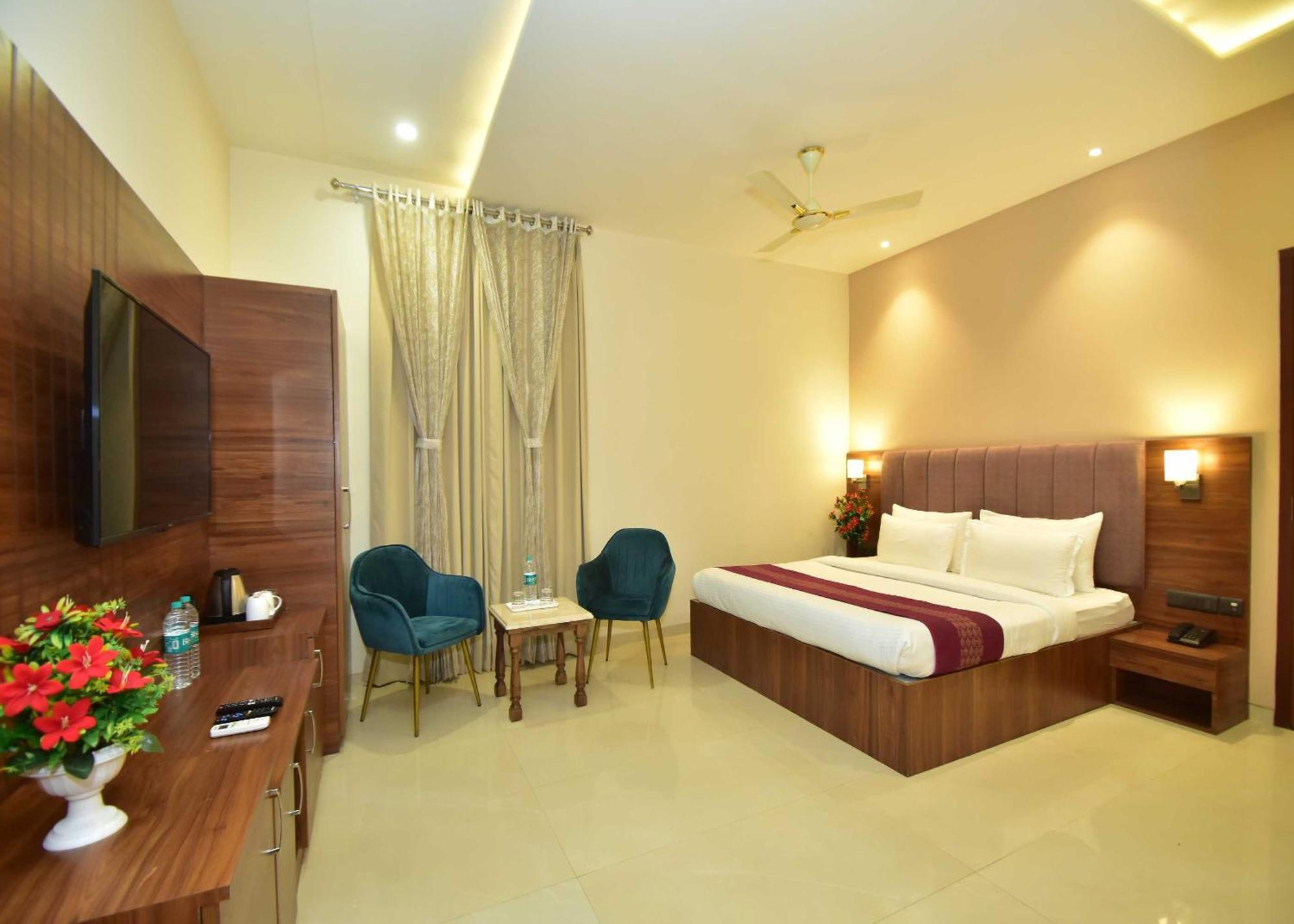 Hotel Shyamleela Khātu Kültér fotó