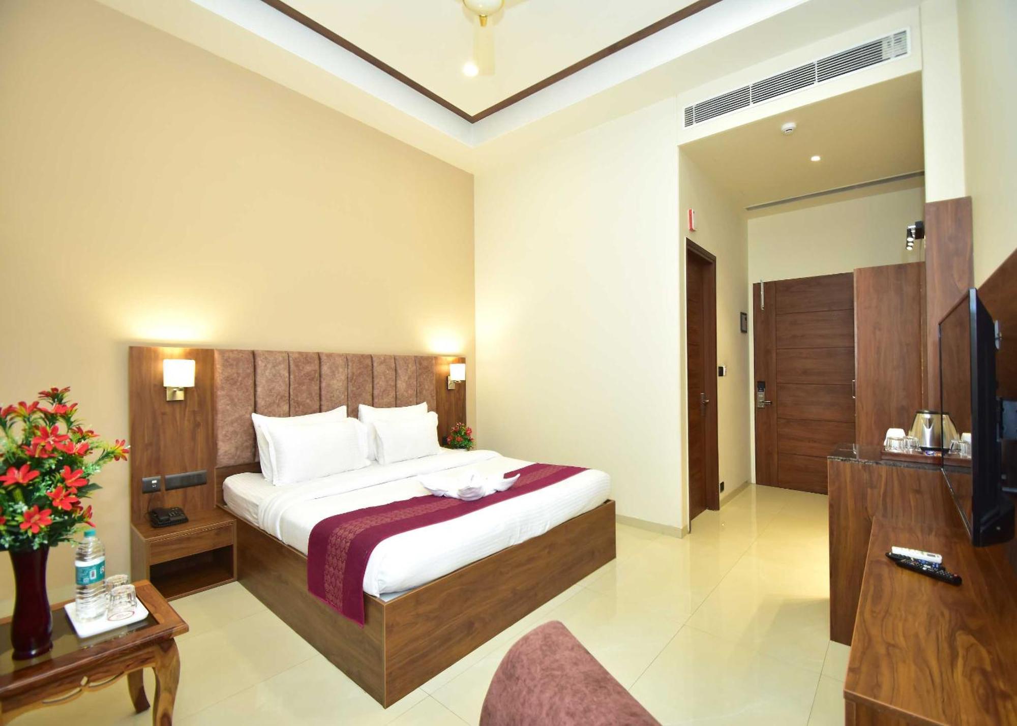 Hotel Shyamleela Khātu Kültér fotó