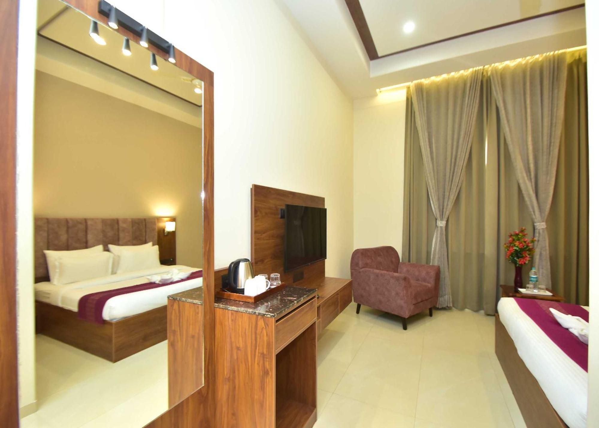 Hotel Shyamleela Khātu Kültér fotó
