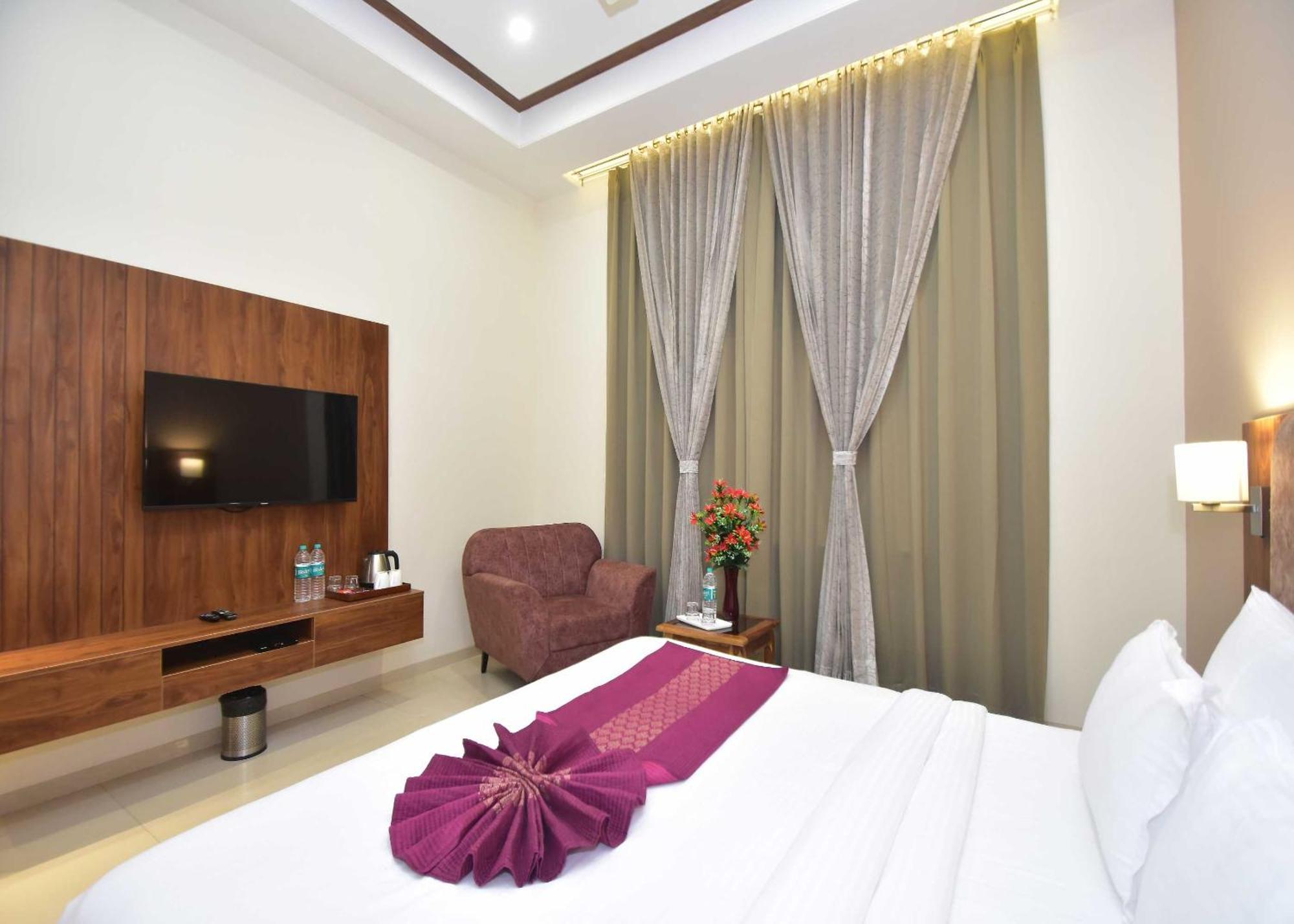 Hotel Shyamleela Khātu Kültér fotó