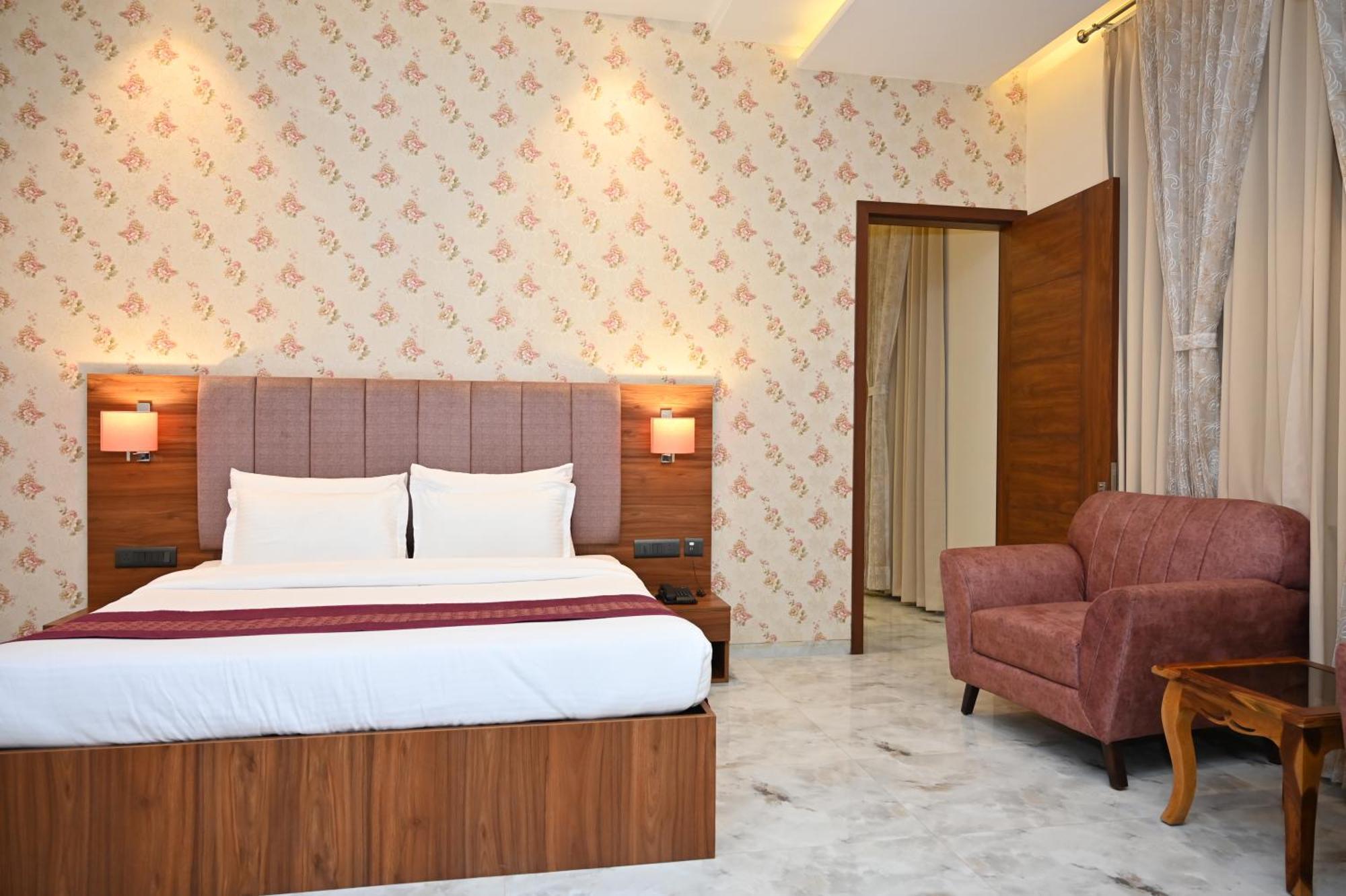 Hotel Shyamleela Khātu Kültér fotó