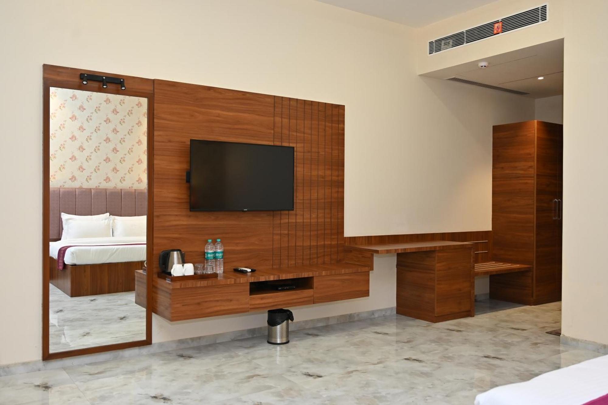 Hotel Shyamleela Khātu Kültér fotó