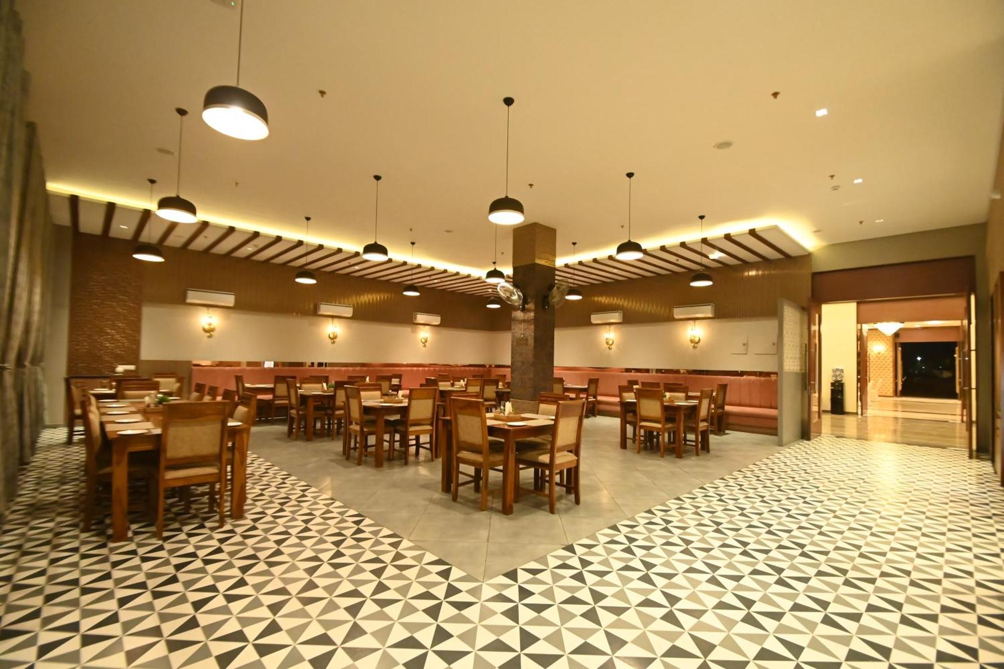 Hotel Shyamleela Khātu Kültér fotó